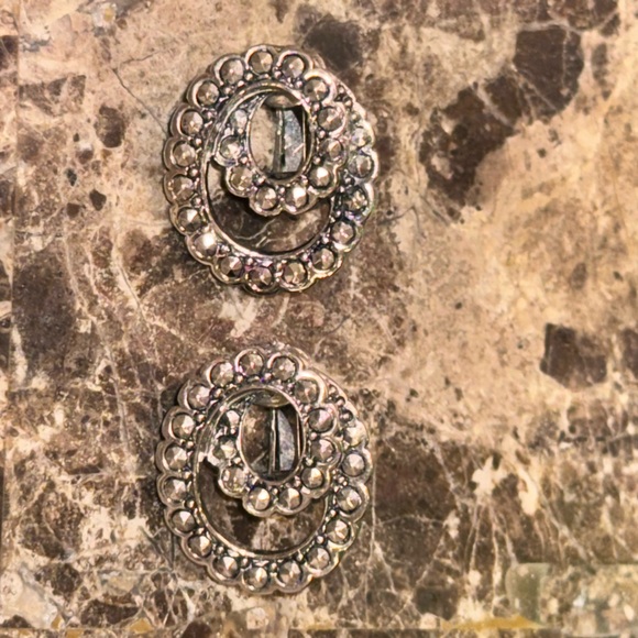 Vintage AVON silver Marcasite clip on swirl earrings - Picture 10 of 13